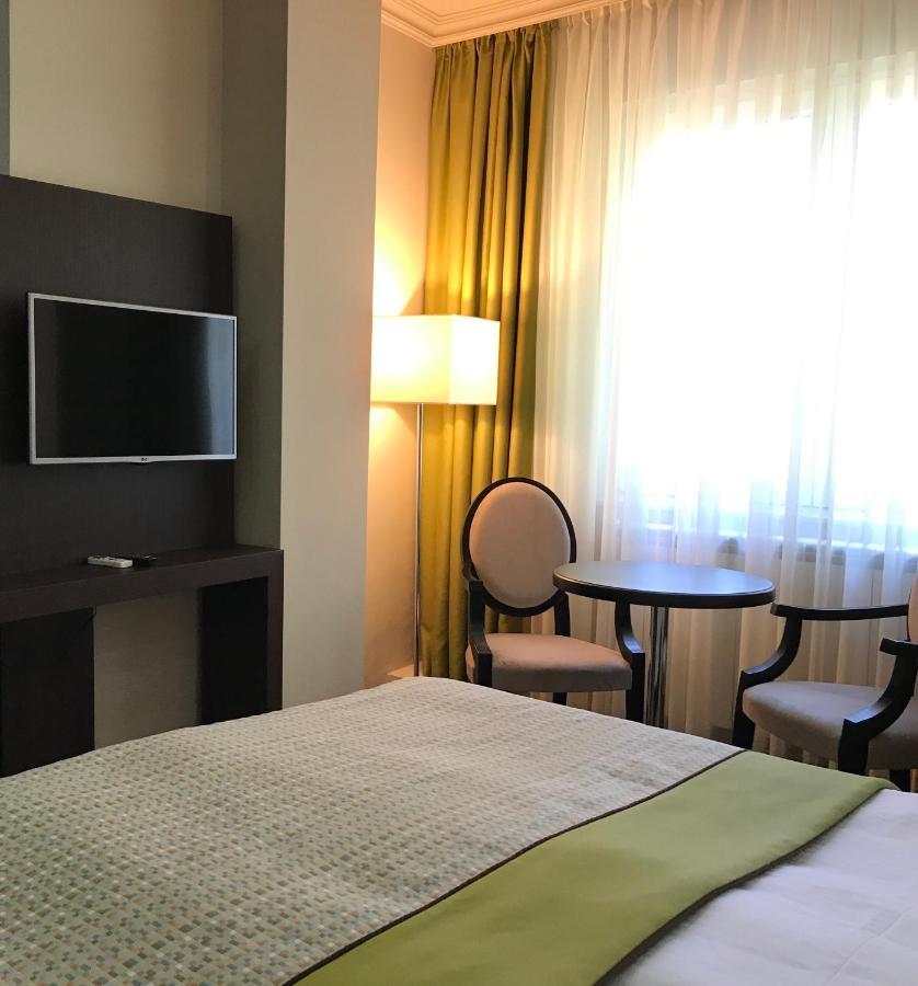 Hotel Alex Galac Kültér fotó