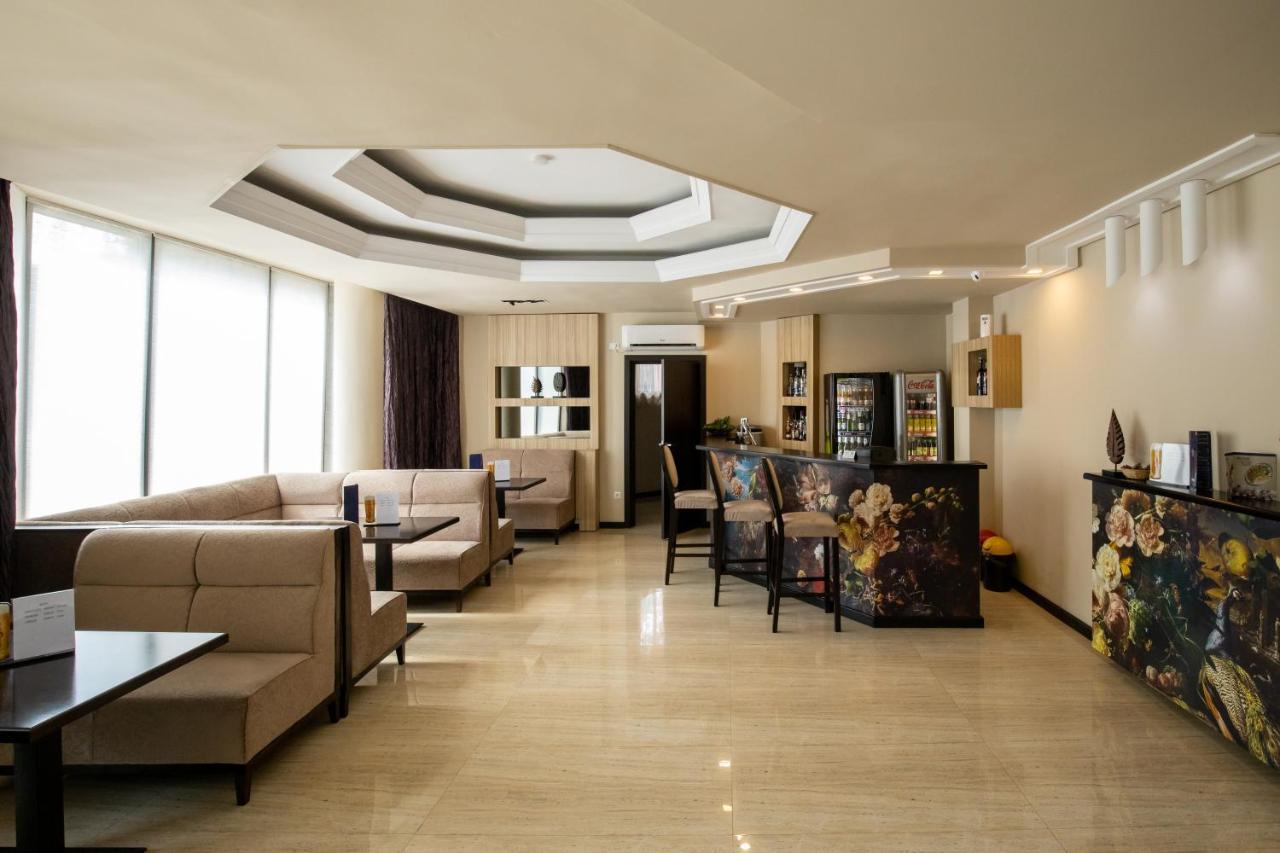 Hotel Alex Galac Kültér fotó